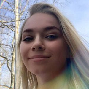 Meet your Posher, Caroline